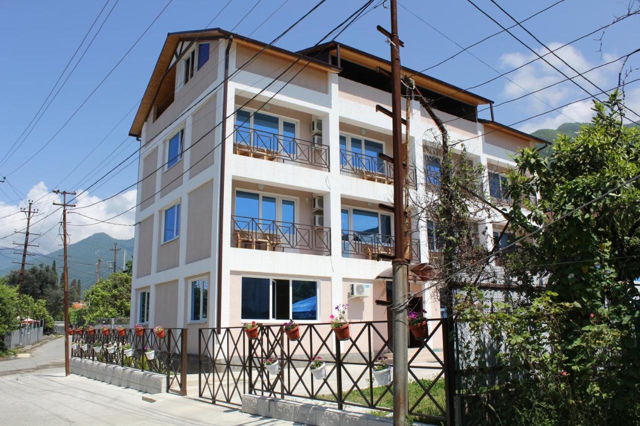Guest House Zvanba Gagra Exterior photo