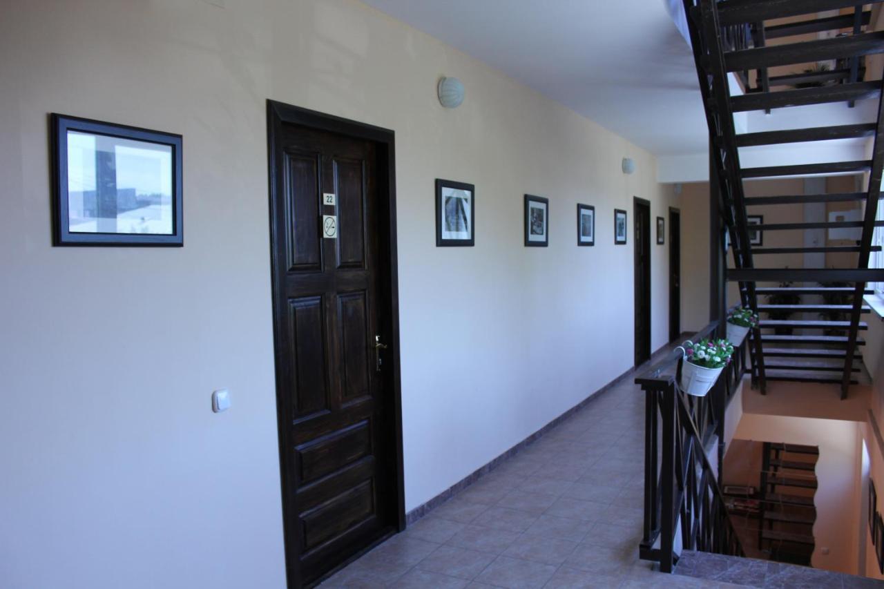 Guest House Zvanba Gagra Exterior photo