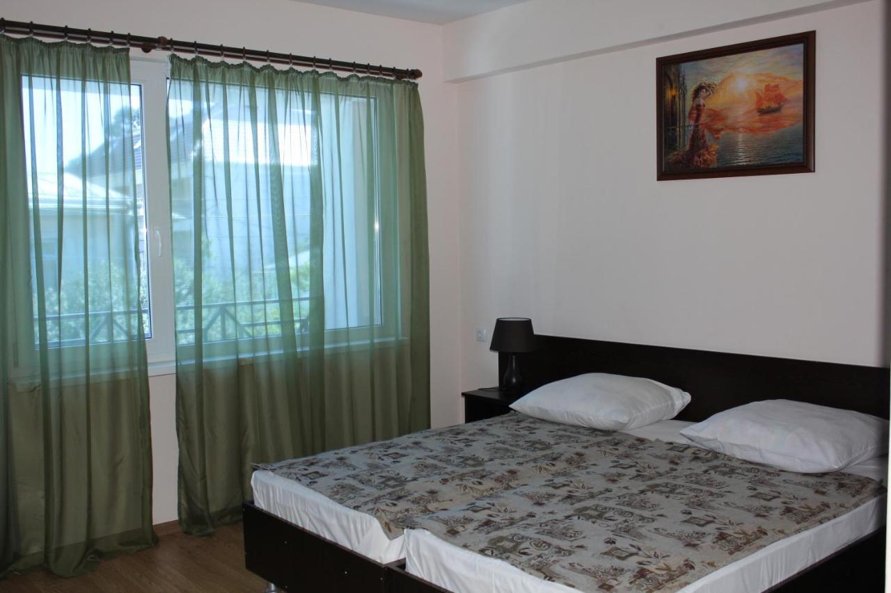 Guest House Zvanba Gagra Exterior photo