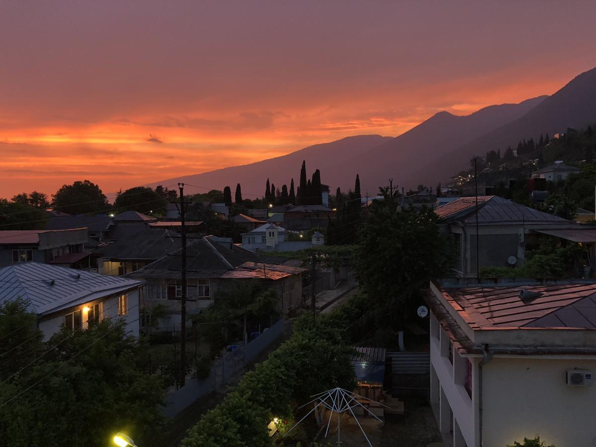 Guest House Zvanba Gagra Exterior photo