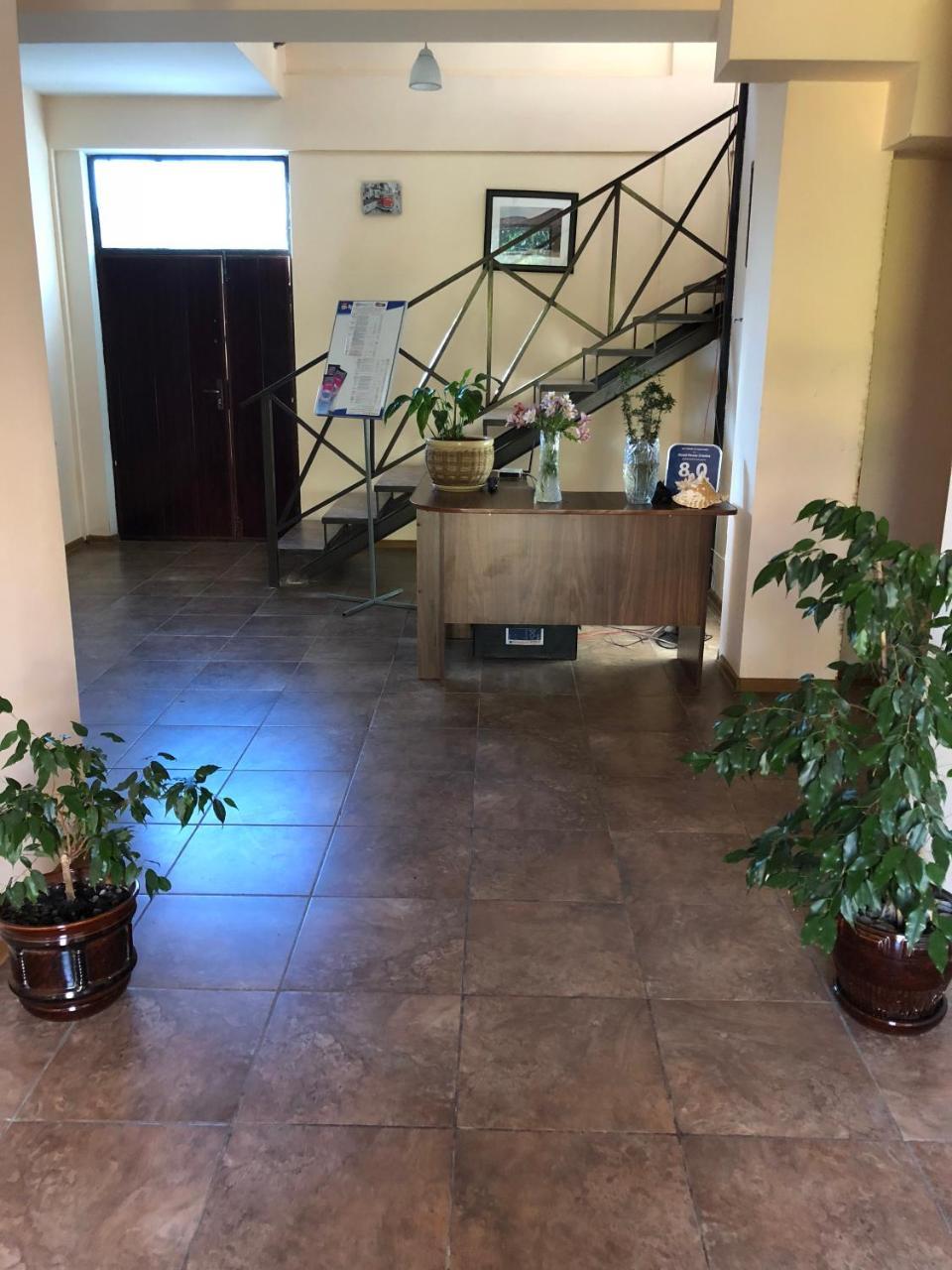 Guest House Zvanba Gagra Exterior photo