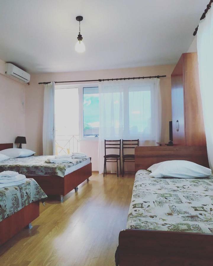 Guest House Zvanba Gagra Exterior photo