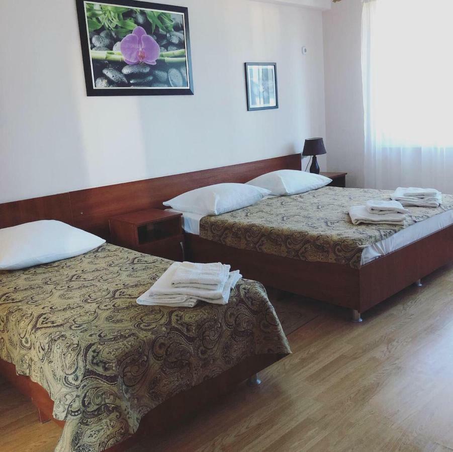 Guest House Zvanba Gagra Exterior photo